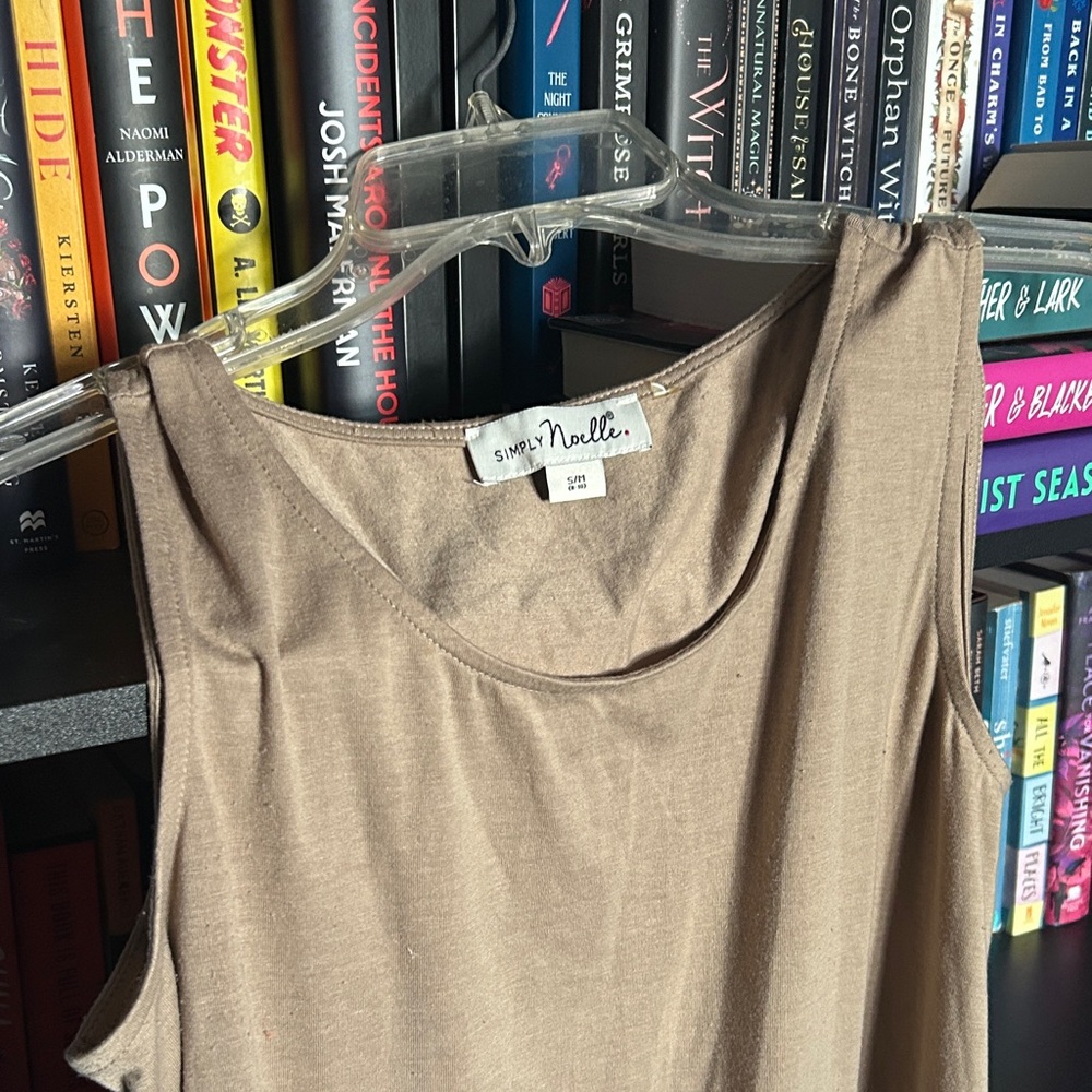 Simply Noelle Tan and White Tank Top - Picture 3 of 3